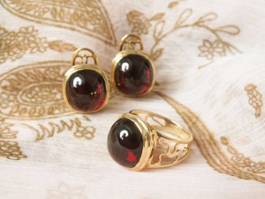 серьги золотые с гранатом